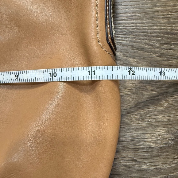 Vintage Coach Soho Tan Leather Hobo Shoulder Bag Zip Closure Pockets Designer - Picture 14 of 16